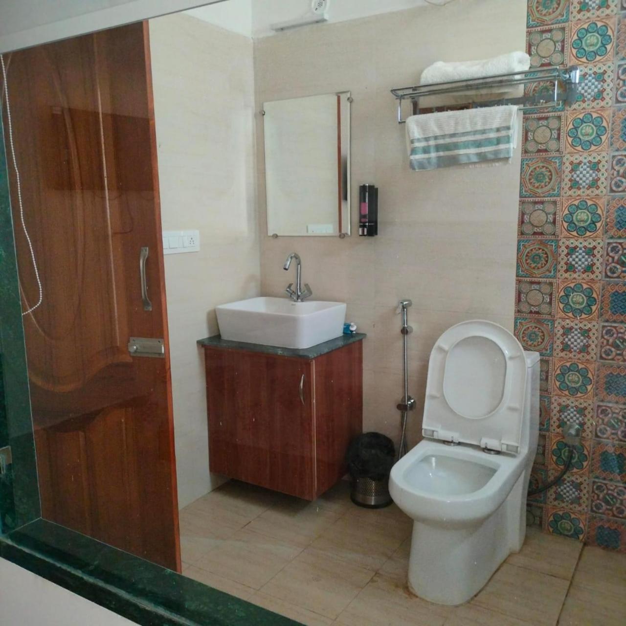 Winter Woods Cottages - 3-Bedroom Homestay Shitlakhet المظهر الخارجي الصورة